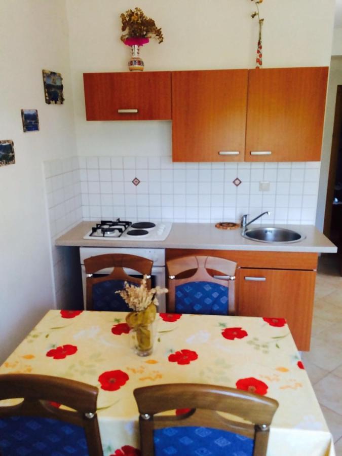 Apartments With A Parking Space Vinisce, Trogir - 17062 Exterior photo